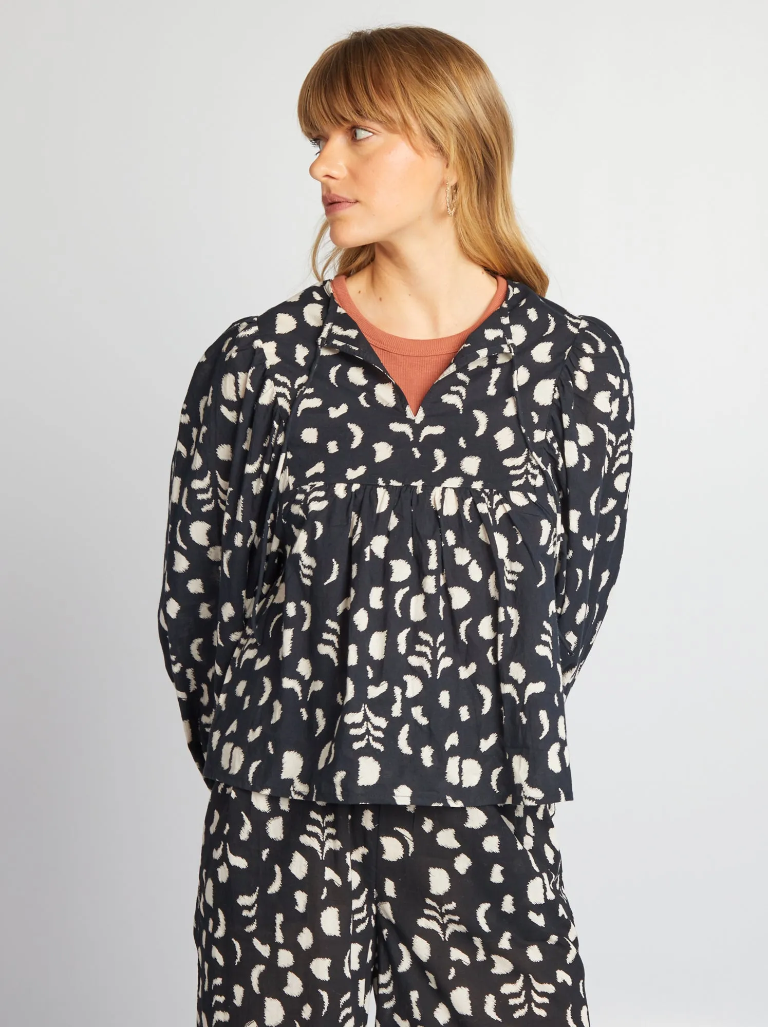Blusa in voile di cotone - NERO